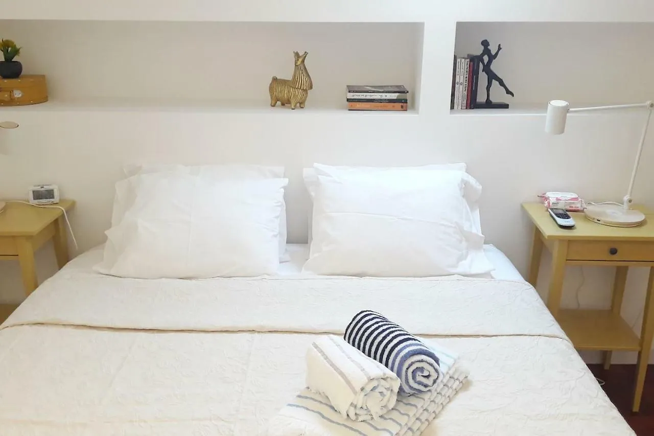 アパート リスボンModern Cosy Flat With Terrace In Campo De Ourique.アパートメント